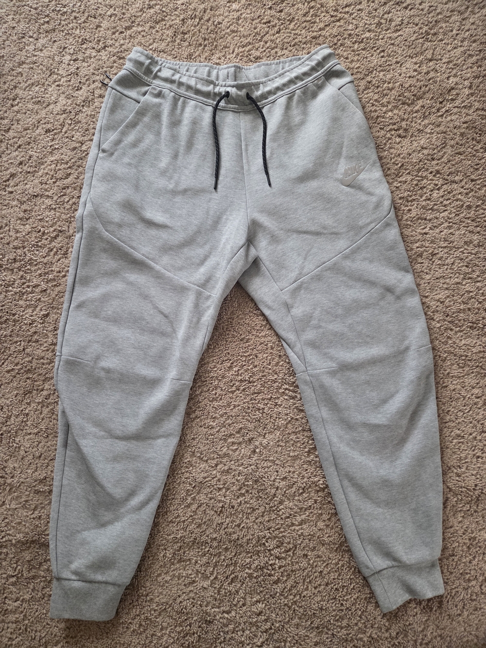 Nike Tech Men’s Gray Joggers